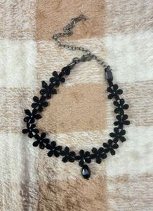 Jewellery Set: Earrings,bracelet &amp; black chokar