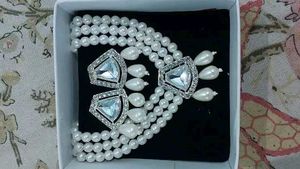 Elegant Pearl Necklace & Earrings Set