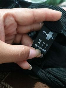 21J. SEXY SHEIN CROP TOP