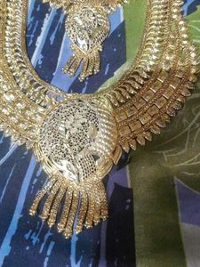 Elegant Gold Jewelry Set