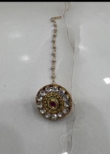 Combo of 2 Maangtika And 1 Saree Pin