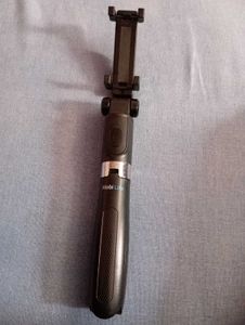 L01s Professional Tripod Vs Selfie Stick