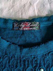 Sweetshirts or woolen top