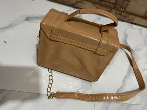 Box Sling Bag
