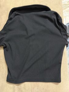 Black Long Sleeve Crop Top