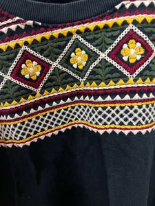 Embroidered Crew Neck Sweatshirt