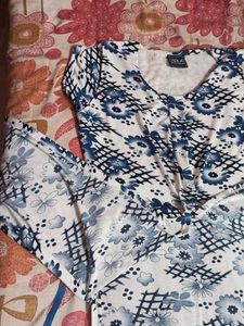 Blue Floral Print Middle Slit Top