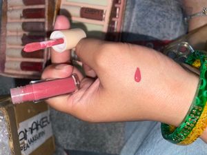 Long Lasting Lipstick