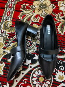 Elle Heels
