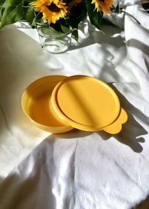 Two Tupperware Cereal Bowl Set