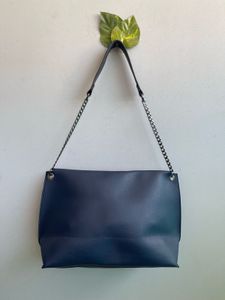 Stylish Navy Blue Chain Bag