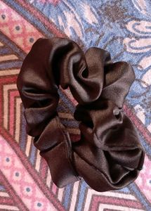 Black Large Scrunchie And 2 Big Velcro Rollers