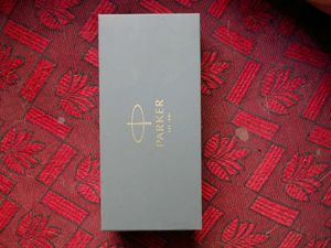 INSHIGNIA SHINY CHROME GOLD TRIM PEN FOR GIFTS