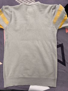 Unisex Grey Sweater / Size - M (40) Shoulder