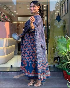 *Beautiful hit design anarkali 3pcs*