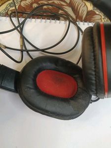 Headphone From Metlek  In Good Condition