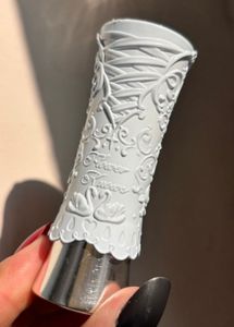 flower knows lipstick