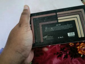 Carla Secret Camouflage HD Face Palette