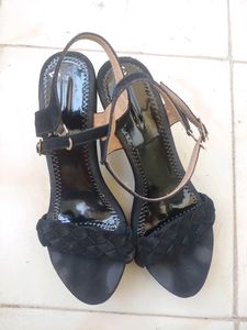 Black Woven Design Suede Block Sandals