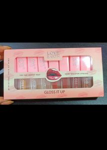 55% OFF On ✨❣️Love Earth Gloss It Up Kit❣️✨