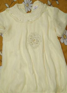 Vintage Lace And Pearl Roung NeckTop