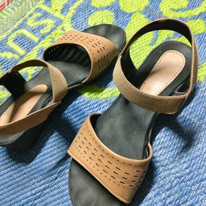 Elegant Brown Sandals