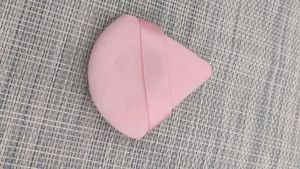 Pizza Puff Makeuo Beauty Blender Sponge