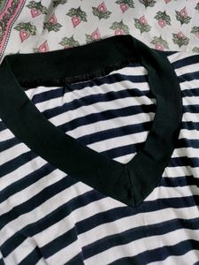 V-neck Women Full Sleeves T-shirt