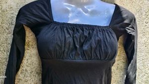 BLACK CROP TOP