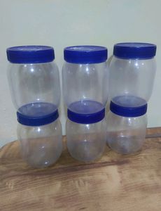 6 Plastic Storage Containers