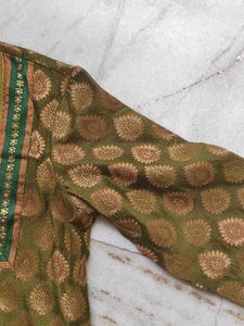Max Elegant Green Kurta with zari work