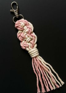 Macrame Keychain Pink & Cream