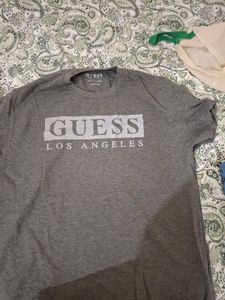 Guess Tshirt