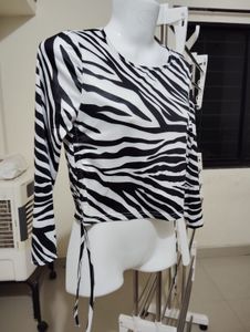Size M- Zebra Print Long Sleeve Top