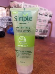 Simple Refreshing Facial Wash