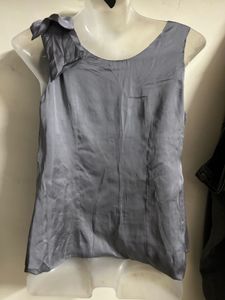 Gray Sleeveless Blouse with Bow