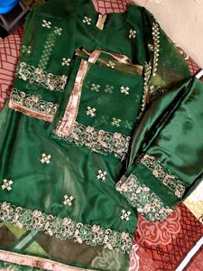 🌲🌲beautiful  dark green Pakistani pant set
