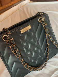 Black Hand Bag(uae)