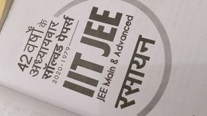 JEE MAINS+Advance BOOKS