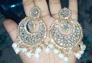 2 Earrings &amp; Artificial Nails