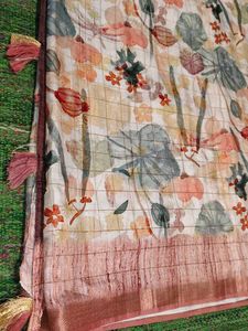 Floral &amp; Checked  Saree