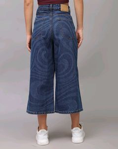 Stylish Patterned Knee Length Jeans