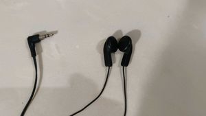 Unused Earphone Without Mic 3.5mm Connector