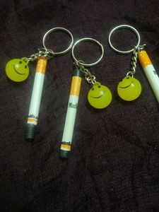 Combo Marlboro Ciggaratte Key Chain With Smily Bal