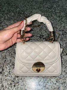 Beige/cream Coloured Handbag With Detachable Strap