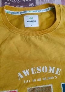 ✅💛Awesome Graphic T-Shirt💛✅