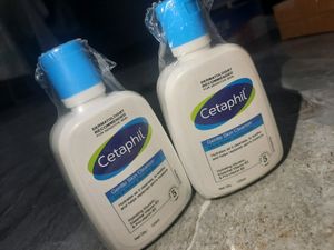 1 Cetaphil Gentle Skin Cleaner (Facewash)