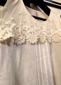 🎽CUTE EMBROIDERY TOP 3XL👌🏻LIKE NEW❗