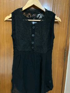 Lace Detailed Black Sleeveless Top