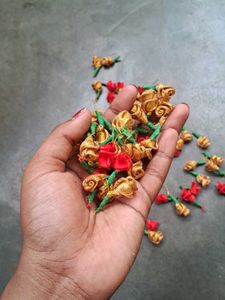 Artificial Hand Made Gold and Red Roses 🌹 💛 ✨️